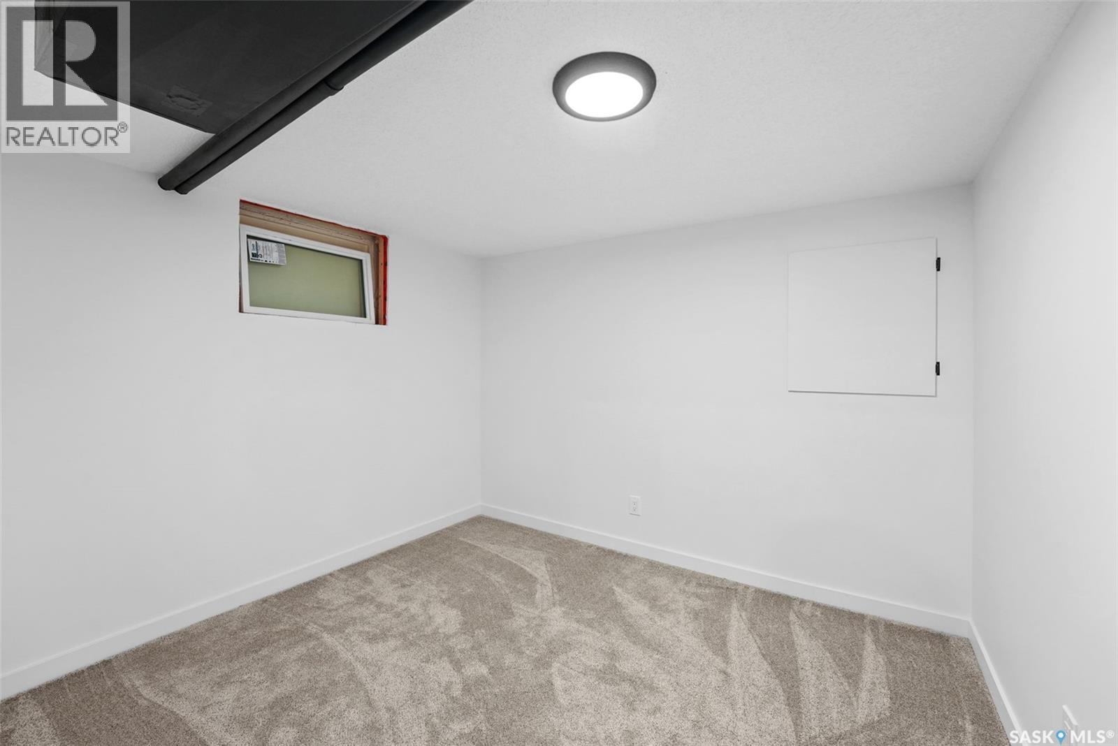5004 1St Avenue, Regina, SK