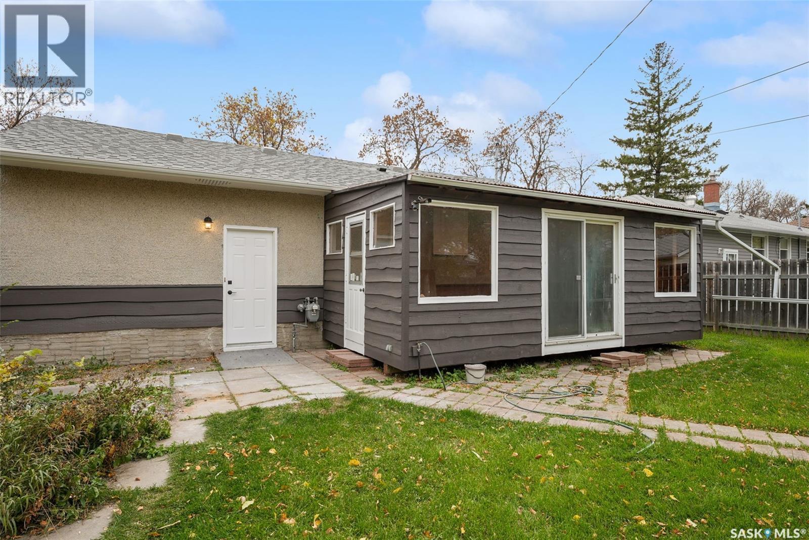 5004 1St Avenue, Regina, SK