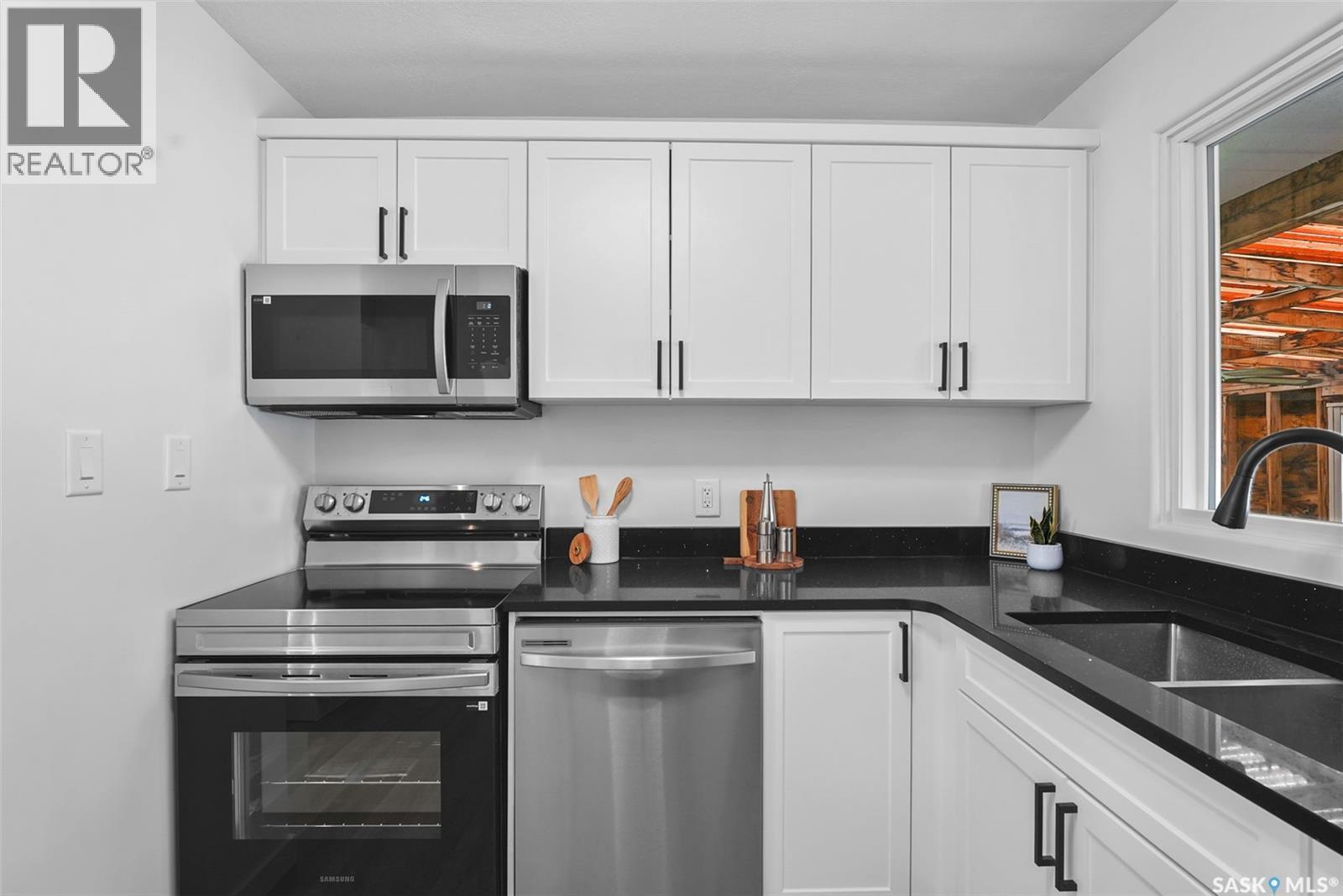 5004 1St Avenue, Regina, SK