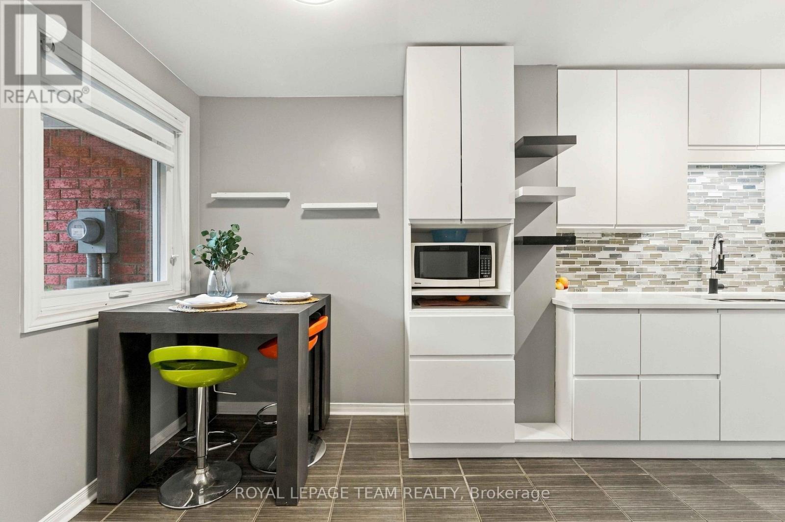 68 Woodbury Crescent, Ottawa, ON