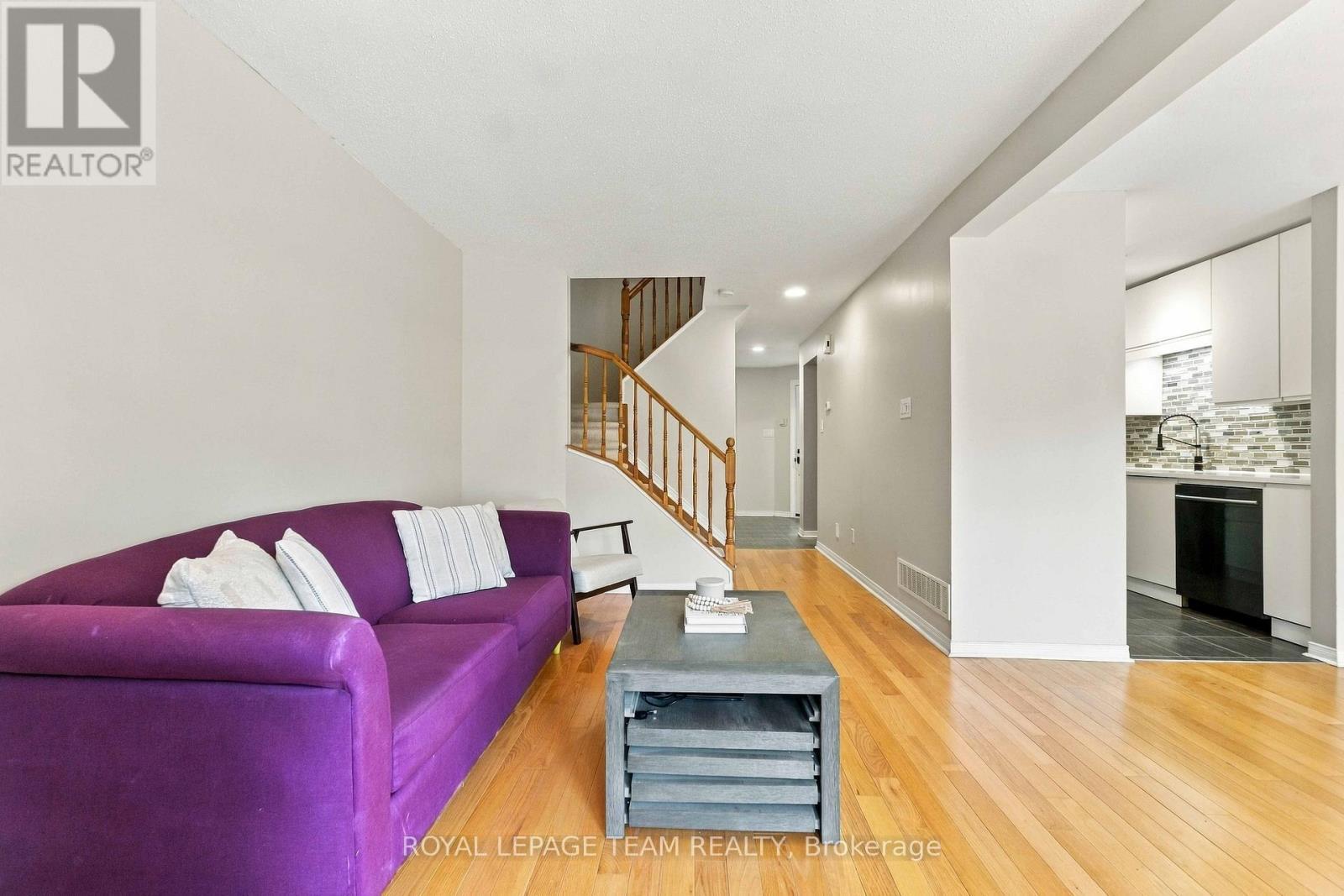 68 Woodbury Crescent, Ottawa, ON