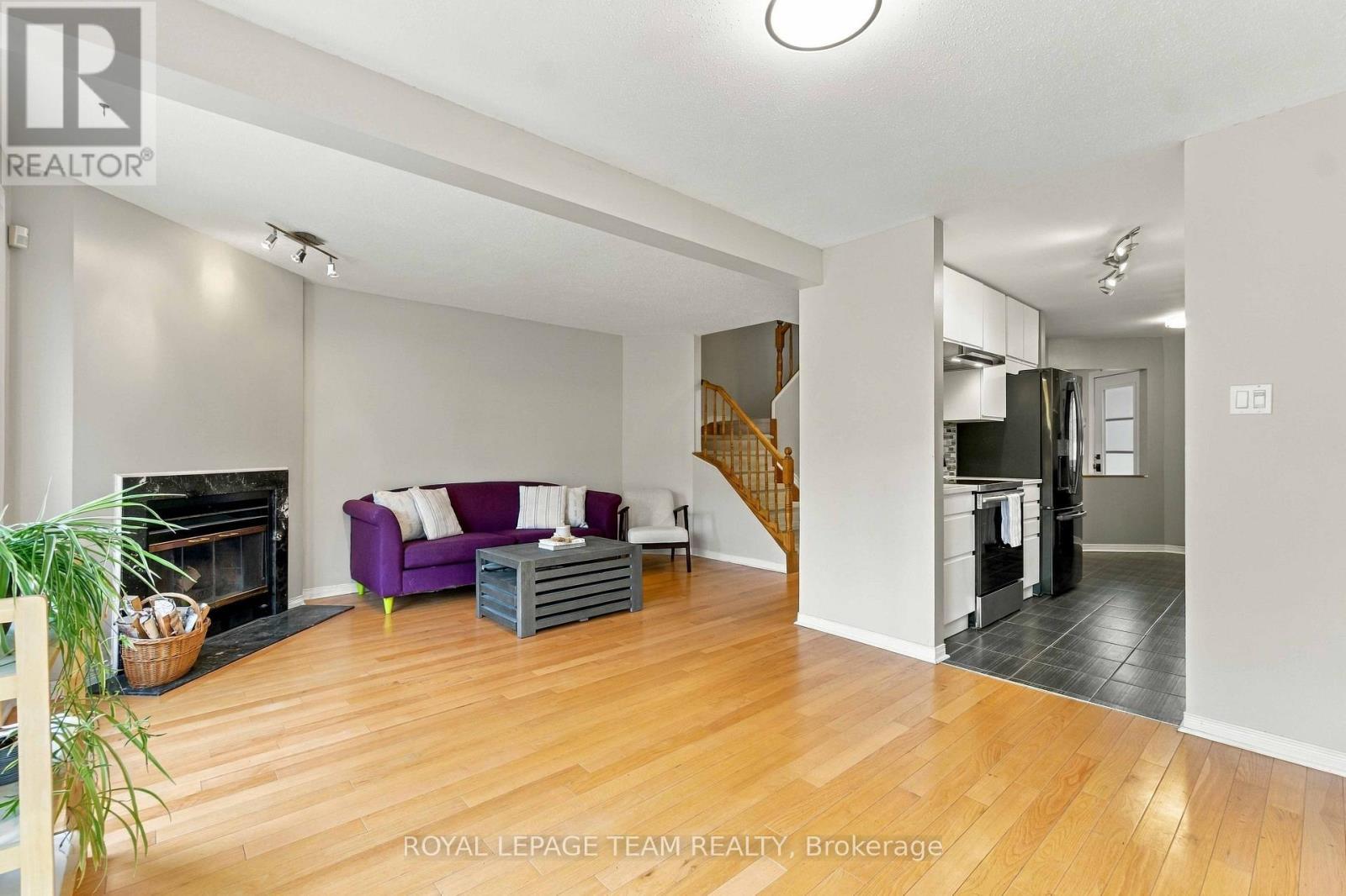 68 Woodbury Crescent, Ottawa, ON