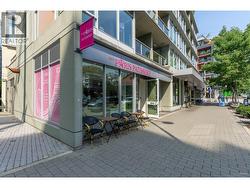 1731 MANITOBA STREET  Vancouver, BC V5Y 0H8