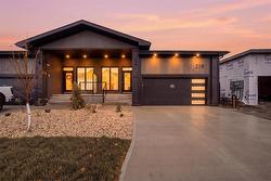 219 Grey Heron Drive  Winnipeg, MB R3X 0Y1