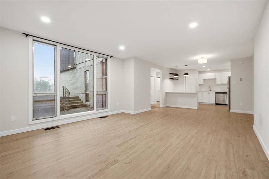 235 1 Snow Street, Winnipeg, MB