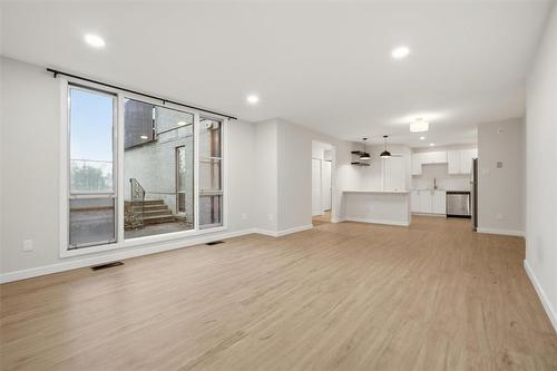 235 1 Snow Street, Winnipeg, MB 