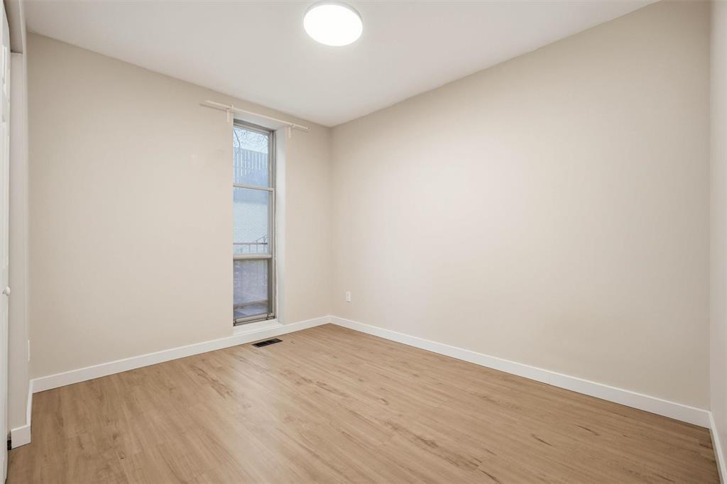 235 1 Snow Street, Winnipeg, MB
