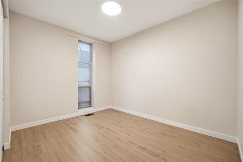 235 1 Snow Street, Winnipeg, MB 