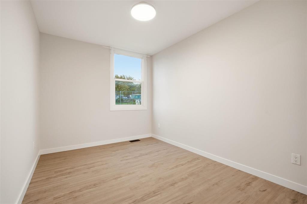 235 1 Snow Street, Winnipeg, MB