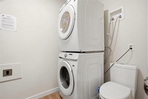 2 Pc Bath/Laundry - 235 1 Snow Street, Winnipeg, MB 
