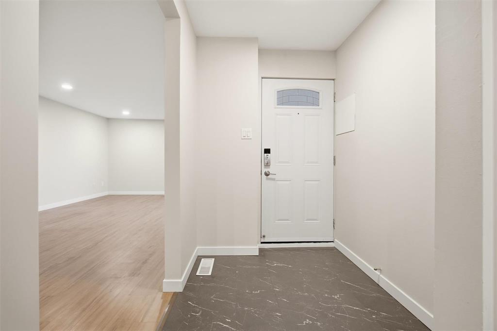 235 1 Snow Street, Winnipeg, MB