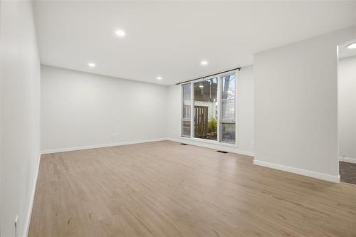 Living Room - 235 1 Snow Street, Winnipeg, MB 