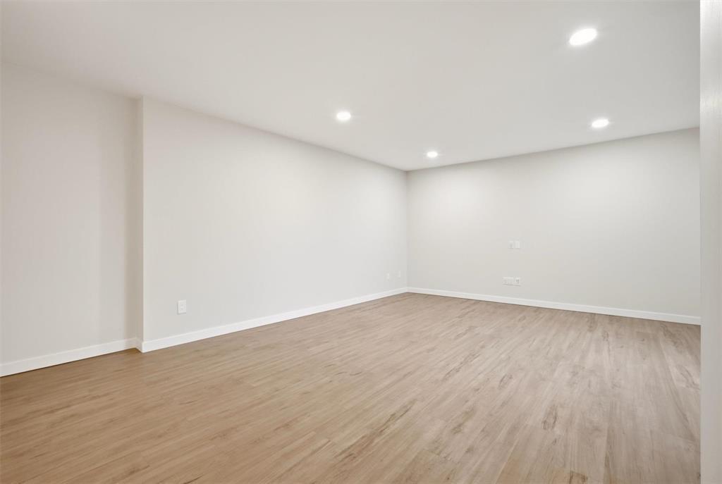 235 1 Snow Street, Winnipeg, MB