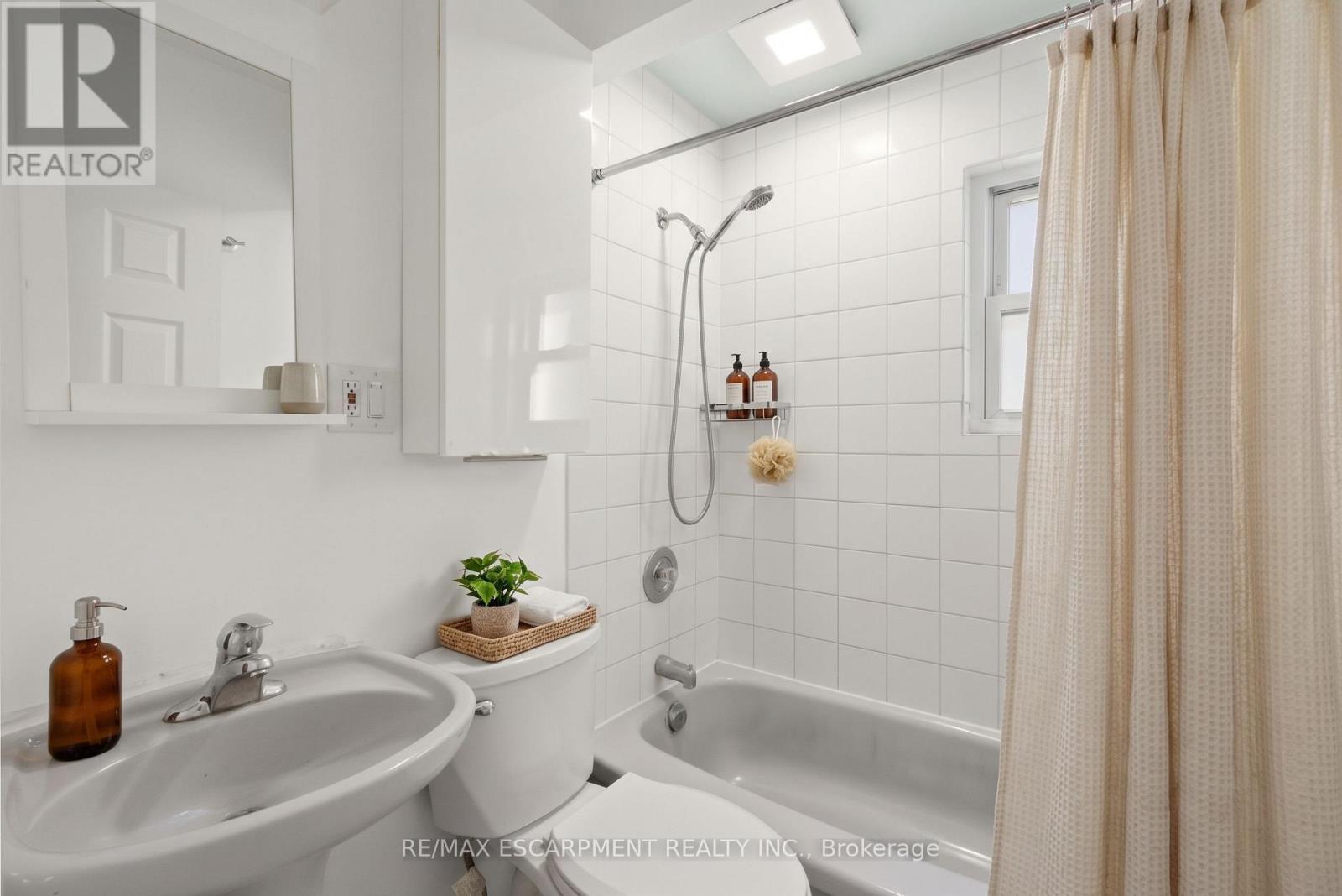 Virtually Staged - 248 Glenholme Avenue, Hamilton, ON