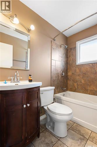 1008 7Th Avenue N, Regina, SK 