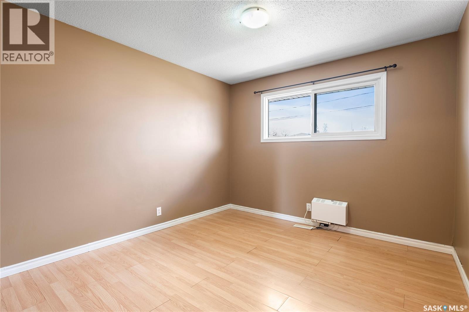 1008 7Th Avenue N, Regina, SK