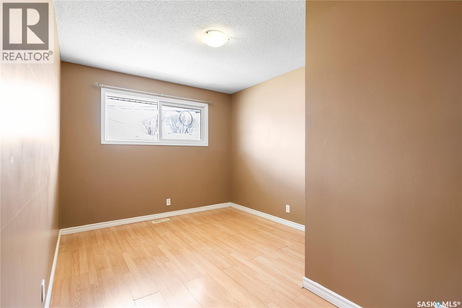 1008 7Th Avenue N, Regina, SK