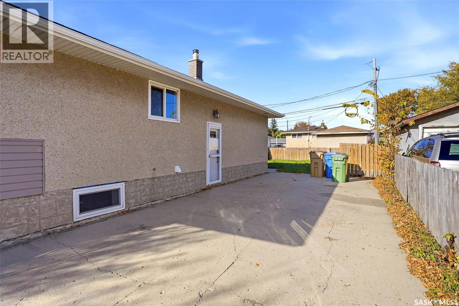 1008 7Th Avenue N, Regina, SK