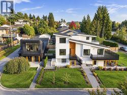 366 W 25TH STREET  North Vancouver, BC V7N 2G1