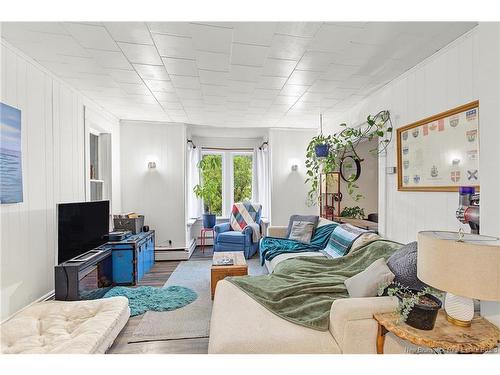 880 Barker St, Fredericton, NB 