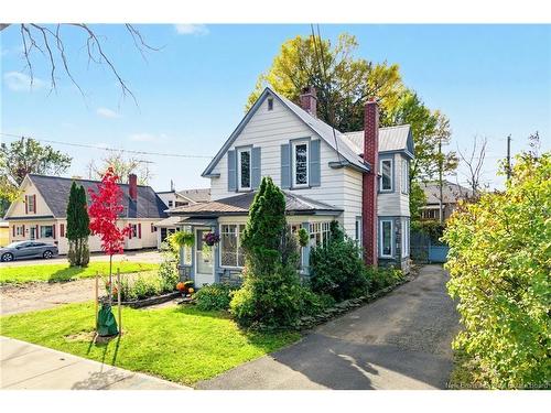 880 Barker St, Fredericton, NB 