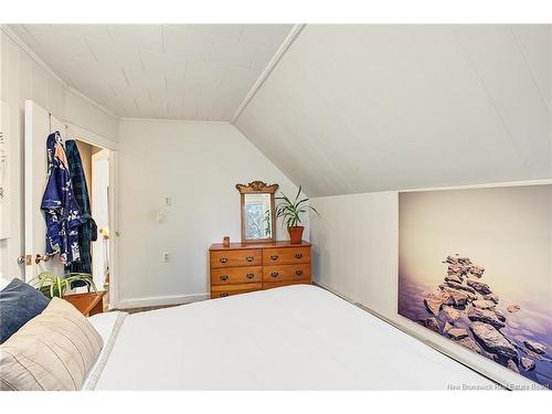 880 Barker St, Fredericton, NB 