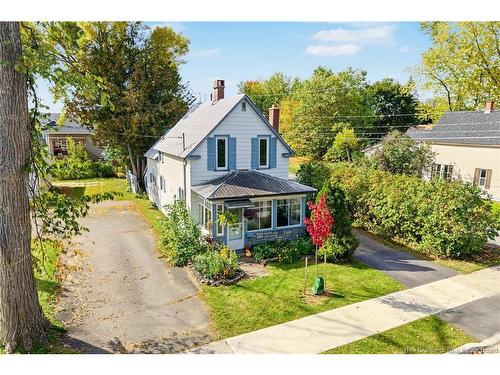 880 Barker St, Fredericton, NB 