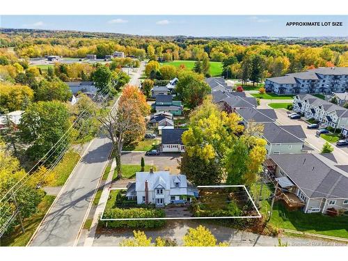 880 Barker St, Fredericton, NB 