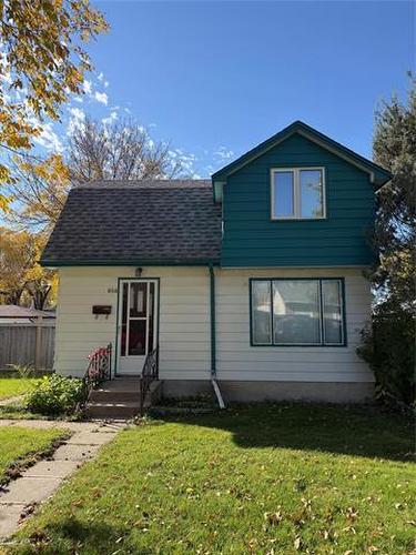 656 Simpson AVE  Winnipeg, MB R2K 1R7