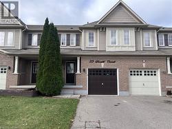 39 NEWPORT Crescent  Hamilton, ON L9A 0B2