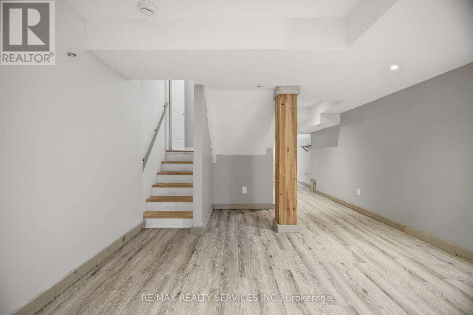 5 Westhampton Way, Hamilton, ON