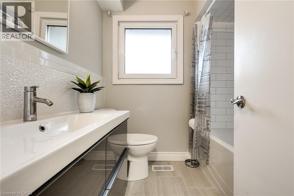 116 Mohawk Road W, Hamilton, ON