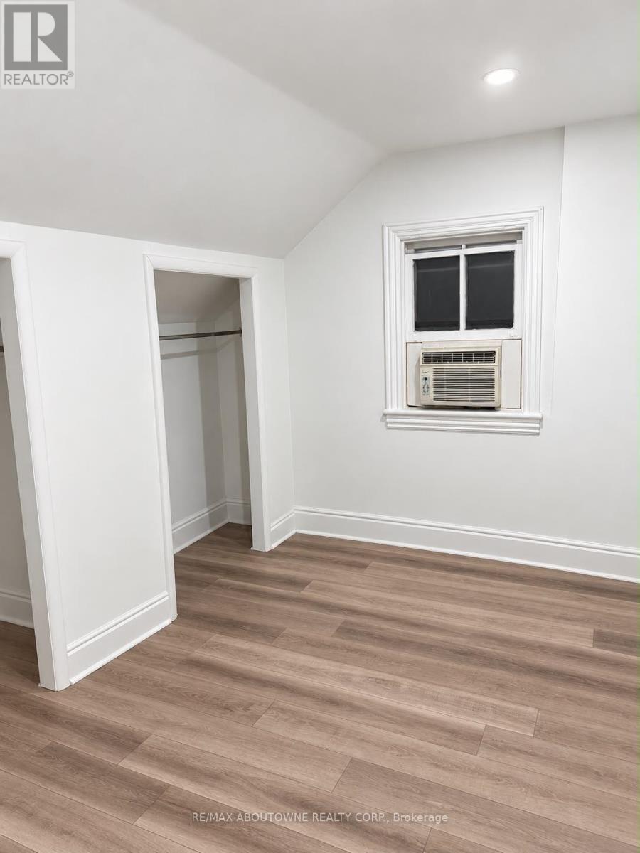 70 Wellington Street S, Hamilton, ON