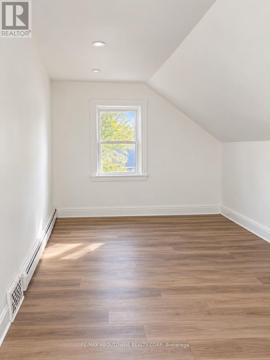 70 Wellington Street S, Hamilton, ON