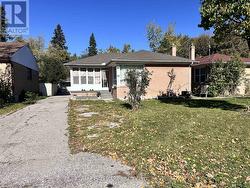 LOWER - 88 ROCKPORT CRESCENT Richmond Hill, ON L4C 2L8