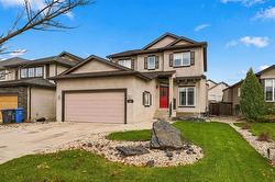 63 Blumm CR  Winnipeg, MB R2C 5M3
