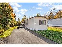 21 Hill ST  Lincoln, NB E3B 6W2