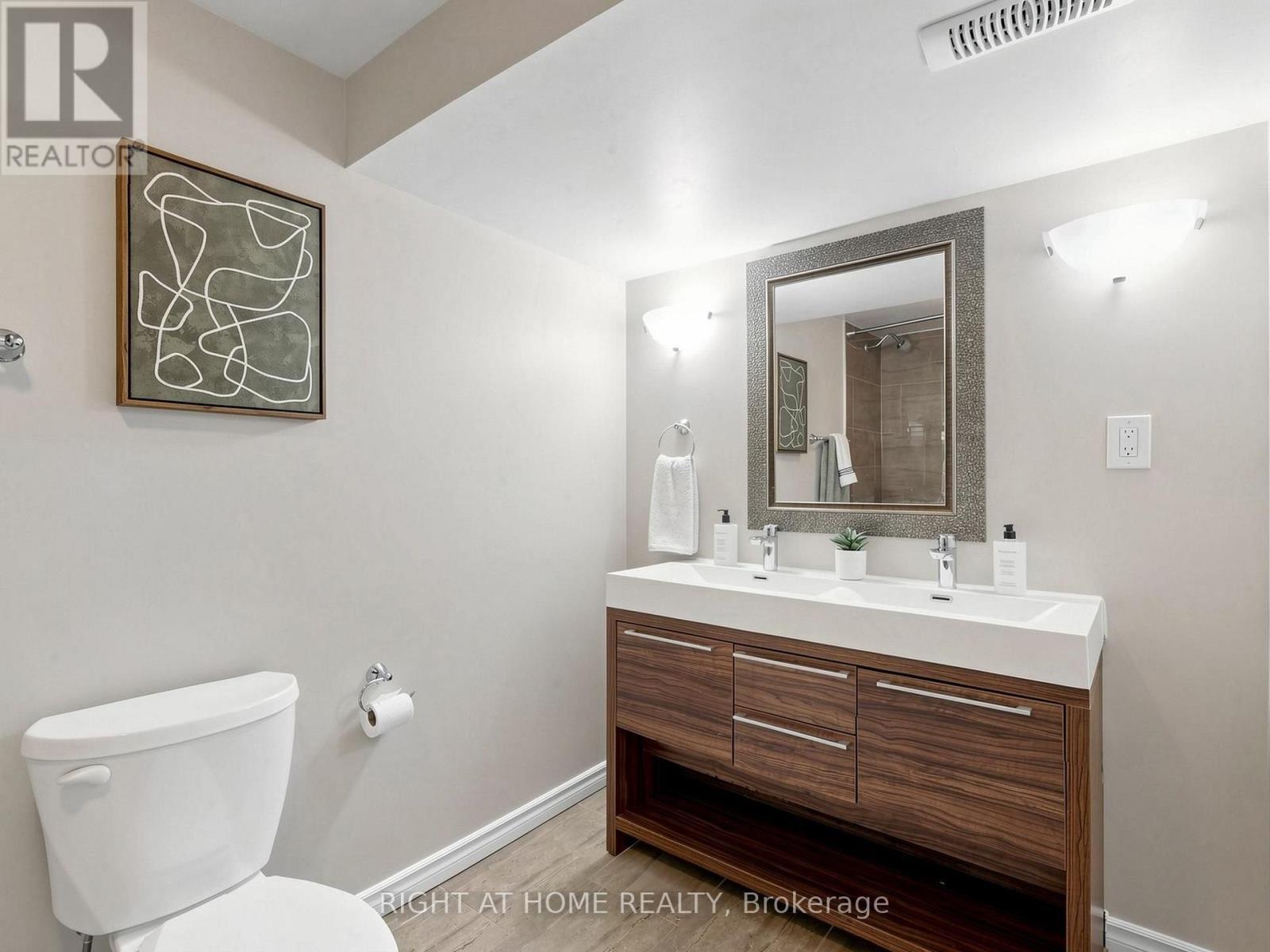 1 Welbourn Drive, Hamilton, ON