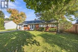 914 Retlaw DRIVE Sarnia, ON N7V 2X1