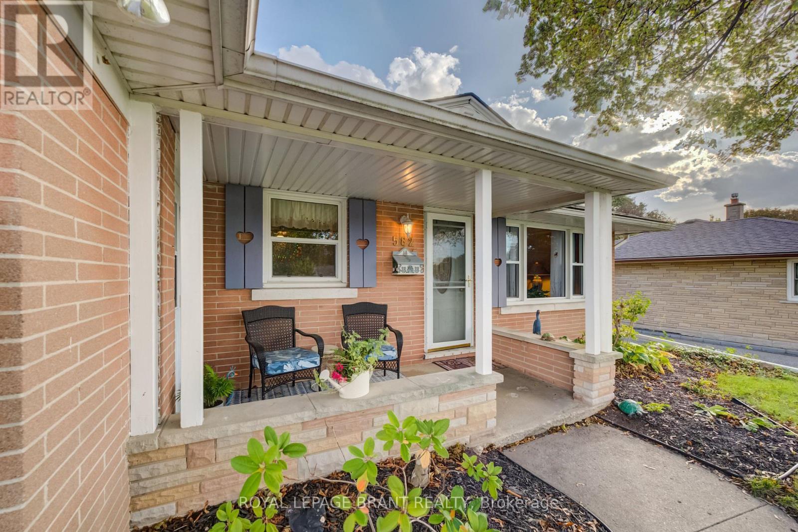 582 Grand Valley Drive, Cambridge, ON