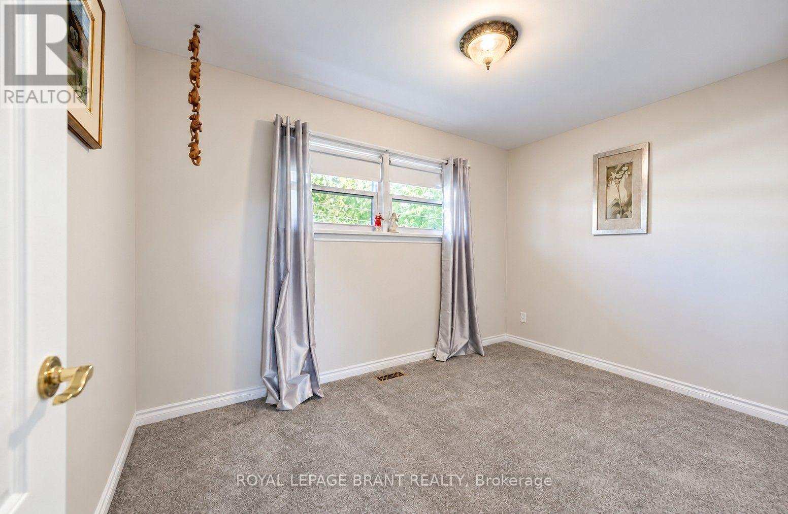 582 Grand Valley Drive, Cambridge, ON