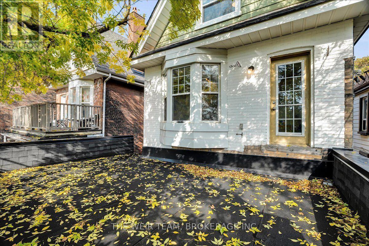 2nd floor walk out / balcony - 1394 Queen Street E, Toronto, ON