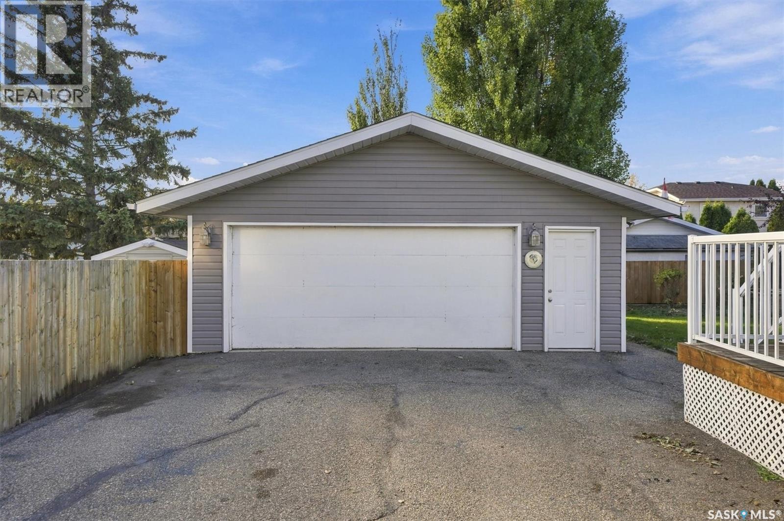 411 Nesbitt Way, Saskatoon, SK
