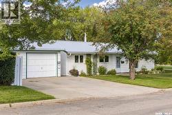 537 T AVENUE S  Saskatoon, SK S7M 3B5