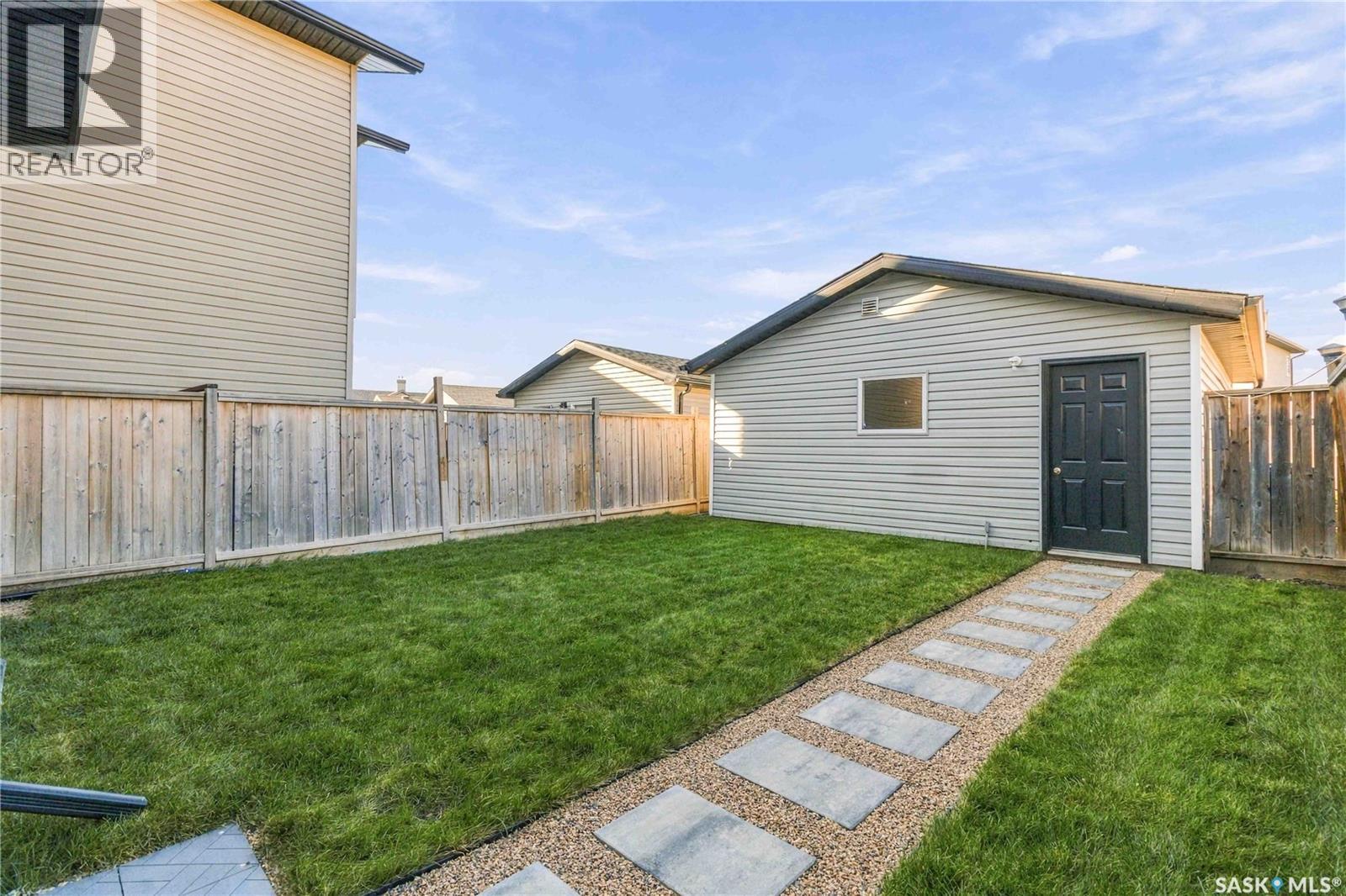 734 Lamarsh Lane, Saskatoon, SK