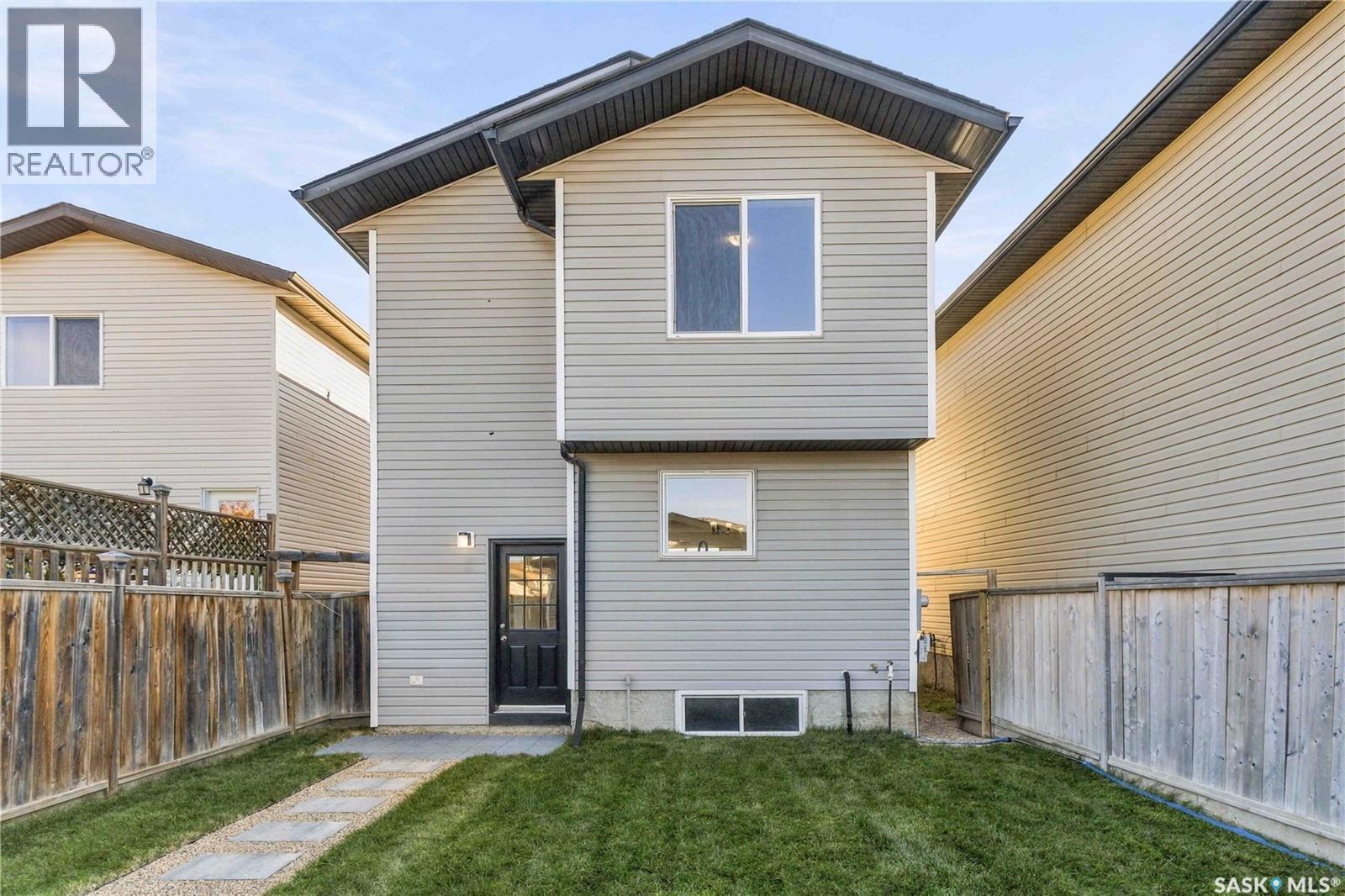 734 Lamarsh Lane, Saskatoon, SK