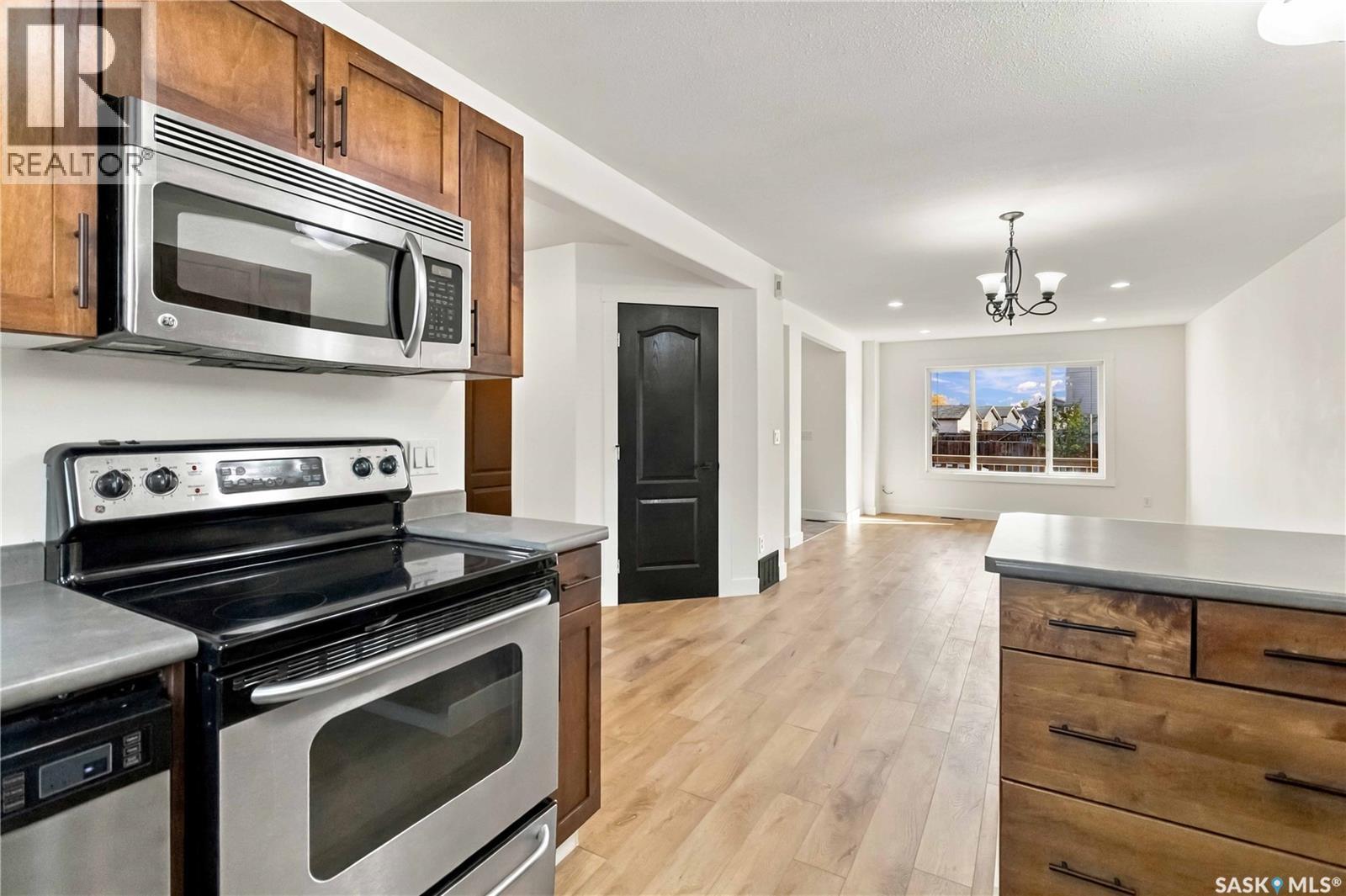 734 Lamarsh Lane, Saskatoon, SK