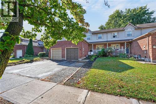 11 HEDGE LAWN Drive  Grimsby, ON L3M 5G9