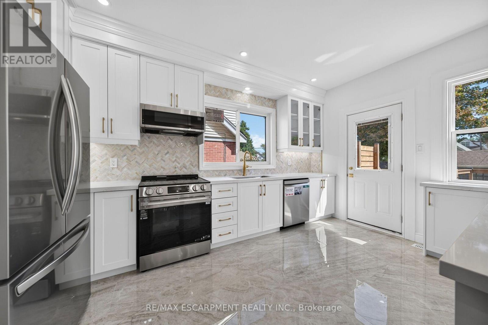 229 Park Row S, Hamilton, ON