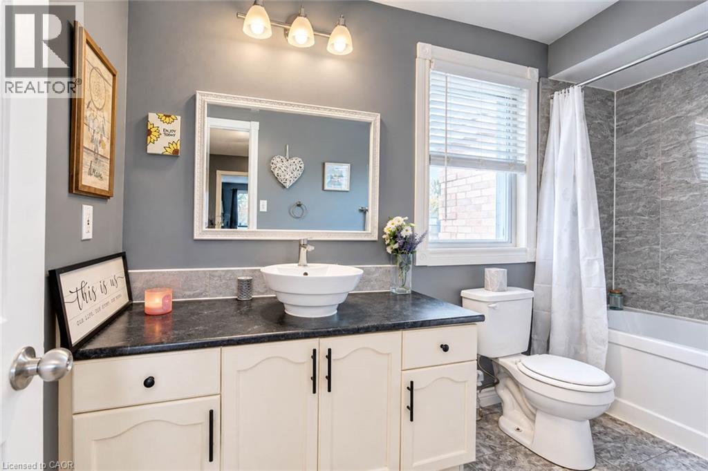 46 Robson Avenue, Cambridge, ON
